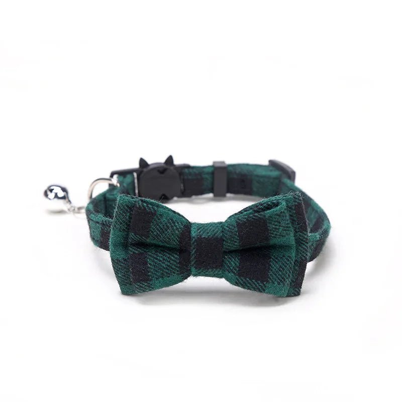 Katzenhalsband mit Schleife & Glocke | Verstellbares Breakaway Halsband für Katzen – Rot kariert, niedlich & sicher | Furrivio™ für Hunde & Katzen – jetzt bei Furrivio™ kaufen