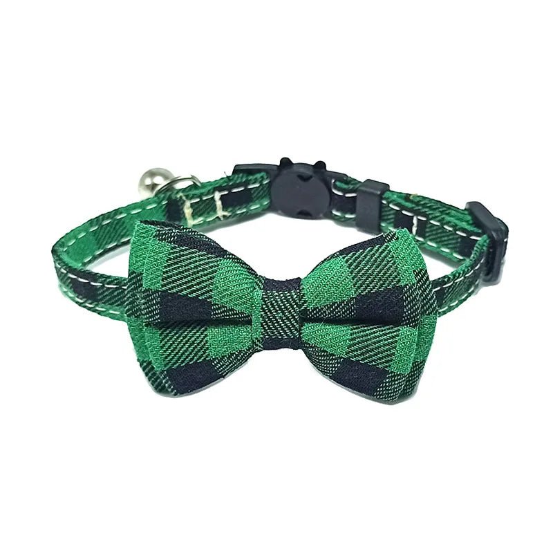 Katzenhalsband mit Schleife & Glocke | Verstellbares Breakaway Halsband für Katzen – Rot kariert, niedlich & sicher | Furrivio™ für Hunde & Katzen – jetzt bei Furrivio™ kaufen