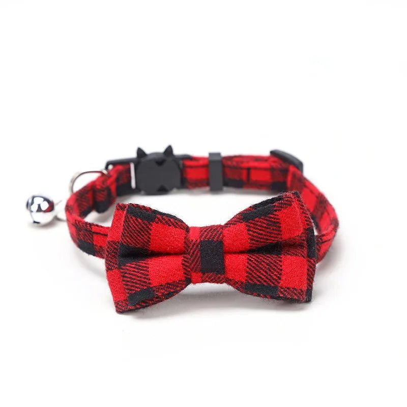 Katzenhalsband mit Schleife & Glocke | Verstellbares Breakaway Halsband für Katzen – Rot kariert, niedlich & sicher | Furrivio™ für Hunde & Katzen – jetzt bei Furrivio™ kaufen