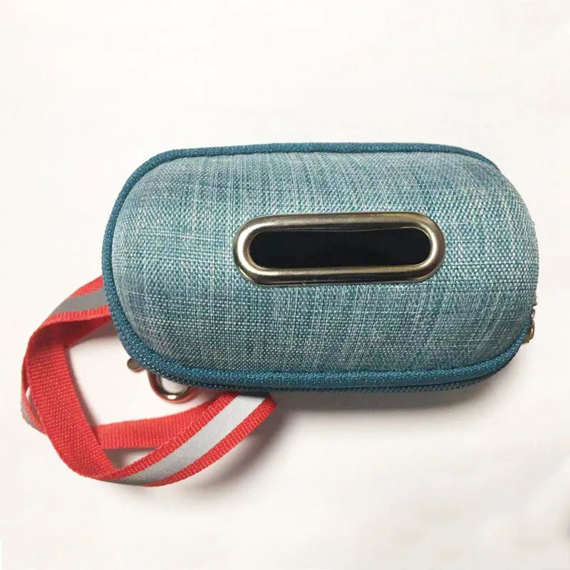 Hundekotbeutel Spender mit Karabiner für unterwegs | Furrivio™ für Hunde & Katzen – jetzt bei Furrivio kaufen