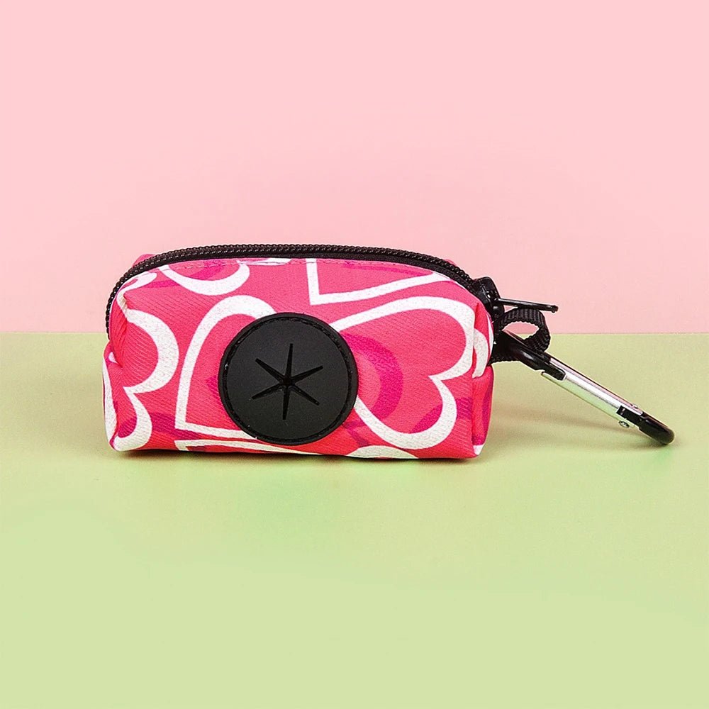 Kotbeutel Halter für Hunde – Dog Poop Bag Holder | Furrivio™ für Hunde & Katzen – jetzt bei Furrivio kaufen