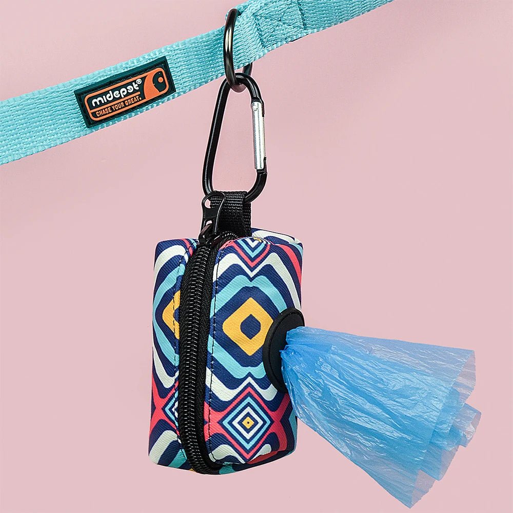 Kotbeutel Halter für Hunde – Dog Poop Bag Holder | Furrivio™ für Hunde & Katzen – jetzt bei Furrivio kaufen