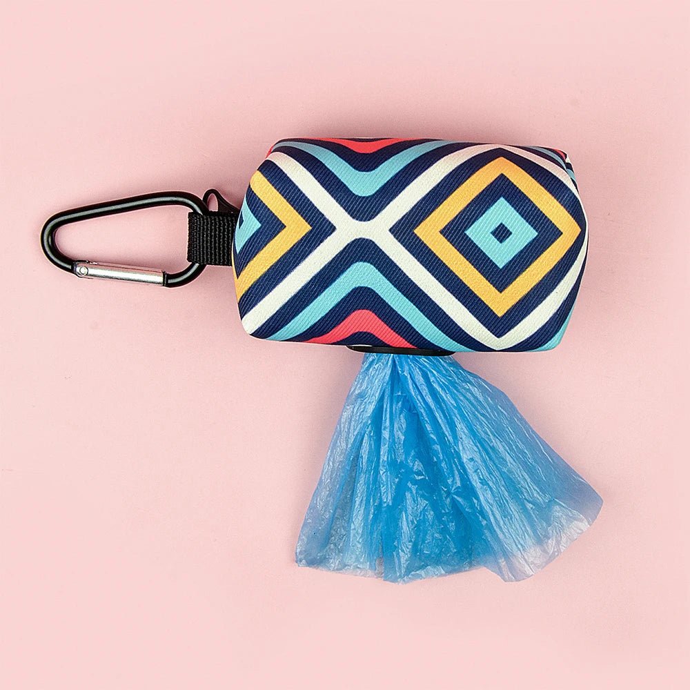 Kotbeutel Halter für Hunde – Dog Poop Bag Holder | Furrivio™ für Hunde & Katzen – jetzt bei Furrivio kaufen